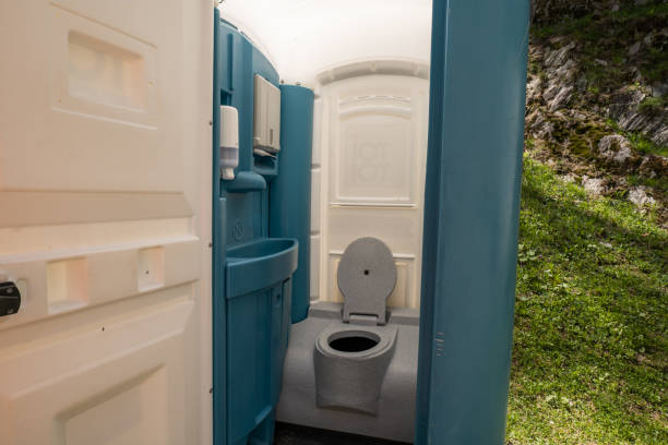 Portable Toilet Options We Offer in Monona, IA